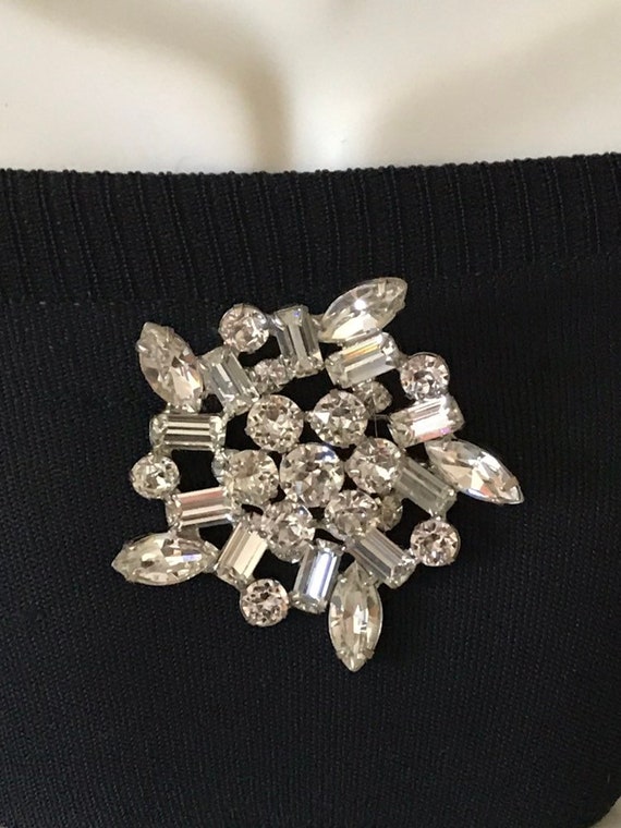 Vintage Brooch Rhinestone Brooch Weiss Rhinestone… - image 3