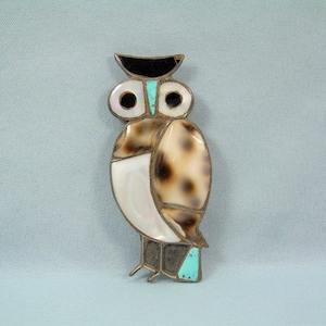 Broche de búho Zuni de 6,35 cm en plata de ley 925 vintage, turquesa azul, ónix negro, cauri moteado, nácar, estilo suroeste.