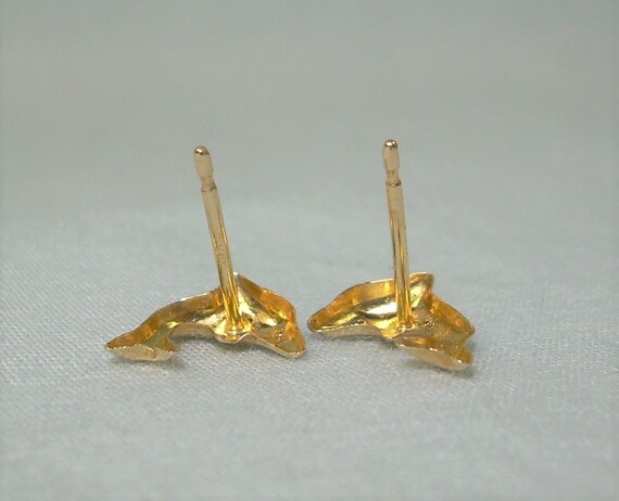 14K TINY DOLPHINS Post Studs Earrings-Vintage .4g… - image 9