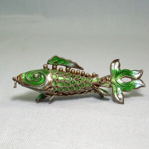 Colgante de pez KOI de plata de ley, adorno antiguo vintage dorado sobre plata 925, esmalte verde, cloisonné articulado, chino japonés, falta la aleta delantera