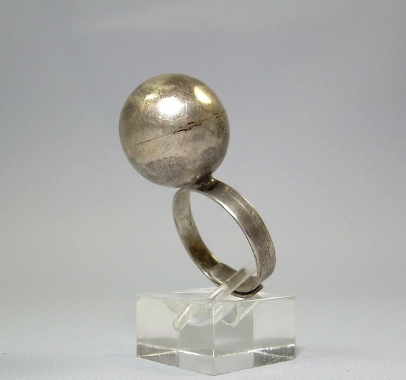 STERLING BIG ORB Hollow Ball Ring-vintage 925 Silver-hammered