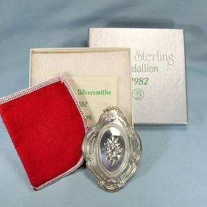 STERLING 12th In Series-1982 Towle Twelve Trommler Trommelverzierung Medaillon-Vintage 925 Silber-12 Tage Weihnachten-Inc Box Kartenbeutel-Zwölfter