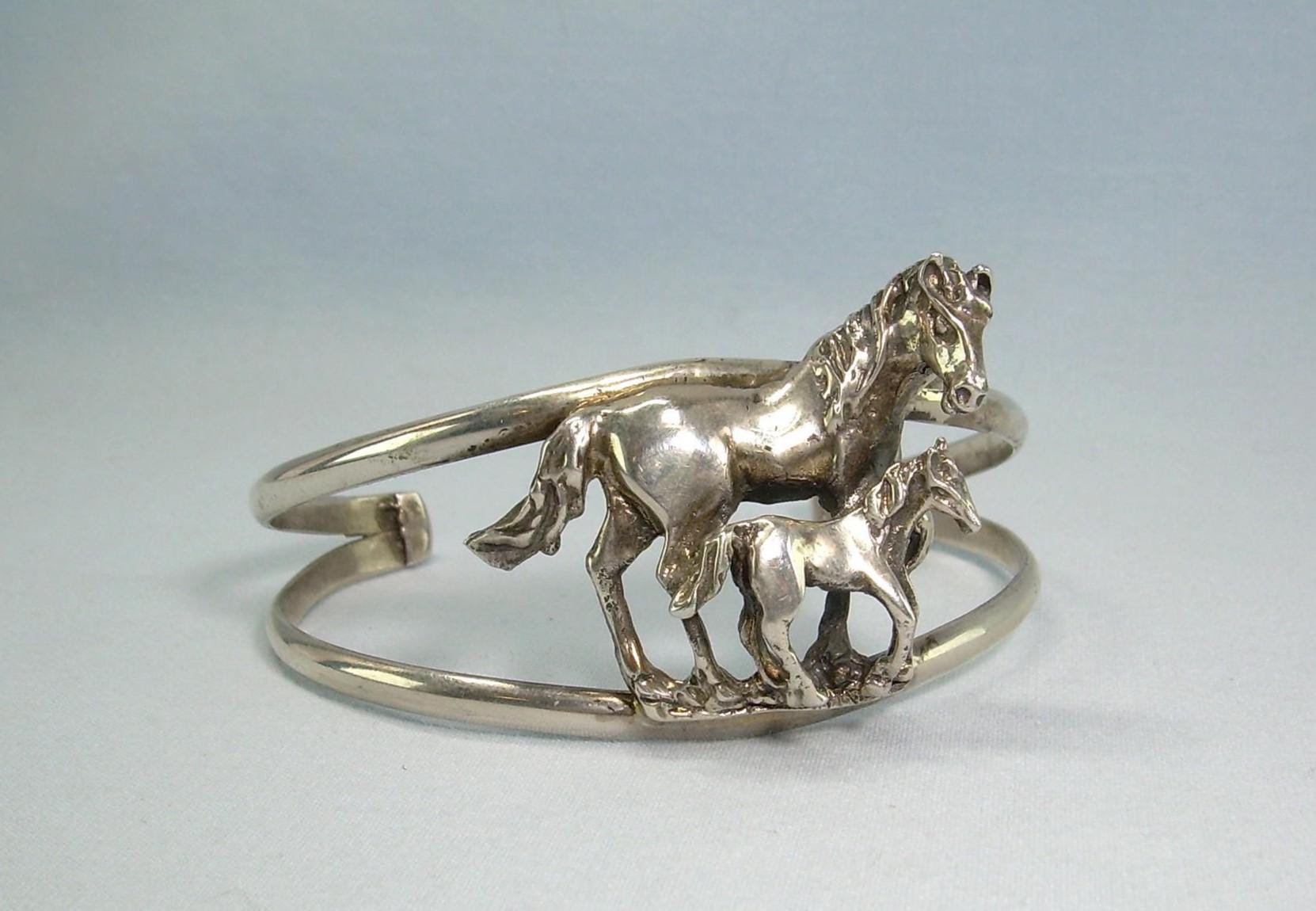 26.2g STERLING HORSES Cuff Bracelet-vintage 925 Silver-navajo