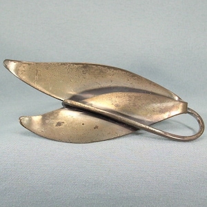 STERLING ORB MODERNIST Leaf Pin Broche-Vintage Solid 925 Plata-Diseñador Otto Robert Bade Hallmark-Doble Dos Plantas Orgánicas Hojas Vid