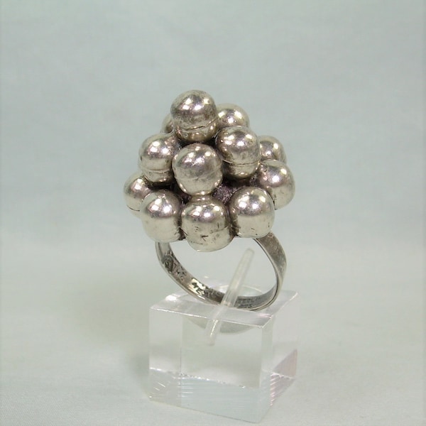 STERLING BALL CLUSTER Ring Adjustable-Vintage 925 Silver-Hollow Pointed Tower Of Connected Celestial Orbs Spheres Bubbles-Geometric Balls