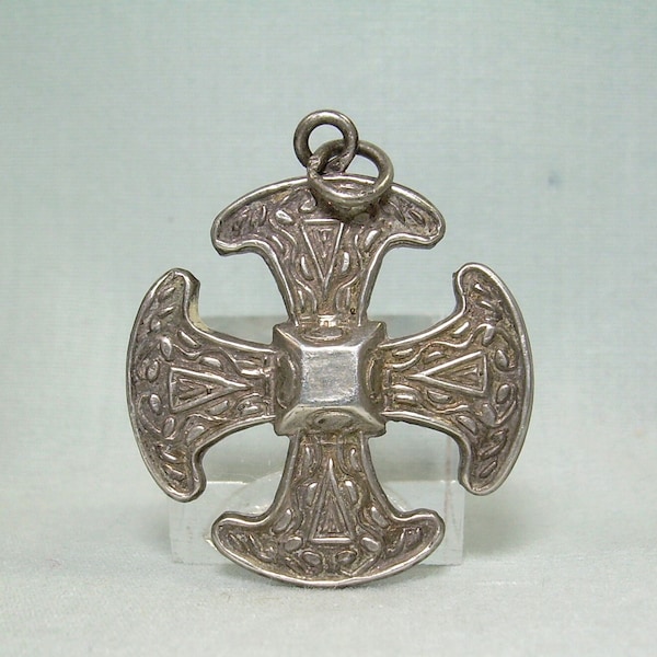 STERLING CELTIC MALTESE Cross Charm Pendant-Vintage 925 Silver-Religious Knights of the Templar-Gothic Amulet Protection Courage-Vine Leaves
