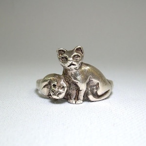 STERLING FELINE Band Ring Size 7-1/2 Vintage 925 Silver-Two Cats Kitty Kittens Kitties Felines Pussy Gato-Dimensional 3D Animals-Double