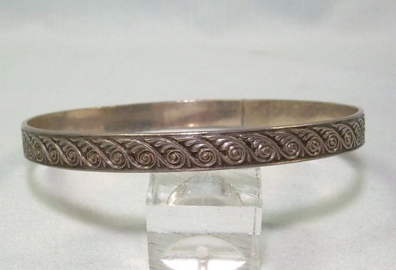 14.7g STERLING SCROLLS Bangle Bracelet-Vintage An… - image 3