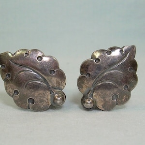 11/16&quot; STERLING DANISH Oak Leaves Clip Earrings-Vintage 925 Silver-Denmark Niels Erik NE From Hallmark-Scandinavian Plant Tree Leaf Foliage