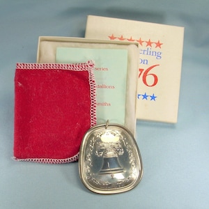 STERLING 6ème série-1976 - Ornement pendentif en forme de clochette Liberty avec six oies - vintage argent 925-12 jours de Noël - boîte et carte - sixième