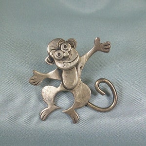 STERLING MONKEY Pin Back Brooch-Vintage 925 Silver-Curious Whimsical Smart-Animal Mammal-Horoscope Chinese Zodiac Year Of The Primate