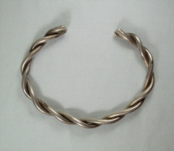 Heavy Vintage Southwestern Sterling Silver Clasp Bracelet Cuff Heavy Vintage Southwestern Sterling Silver Clasp Bracelet Cuff