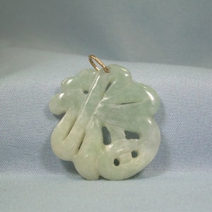 Dije colgante de jade tallado de 1-5/16" de oro vintage de 14 quilates 585 au, con caracteres Fu de bendición de buena fortuna, verde pálido, símbolo chino asiático.