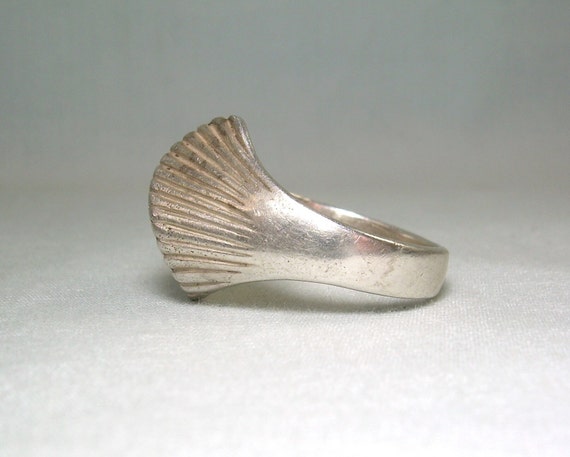 STERLING POINTED Ribbed Dome Ring Sz 6-1/2 Vintag… - image 3