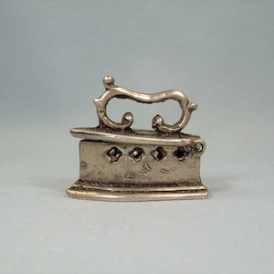 Tabatière en fer argenté 800 Statue italienne sculpture-vintage presque sterling-poinçon italien-appareil miniature-dessus articulé articulé s'ouvre