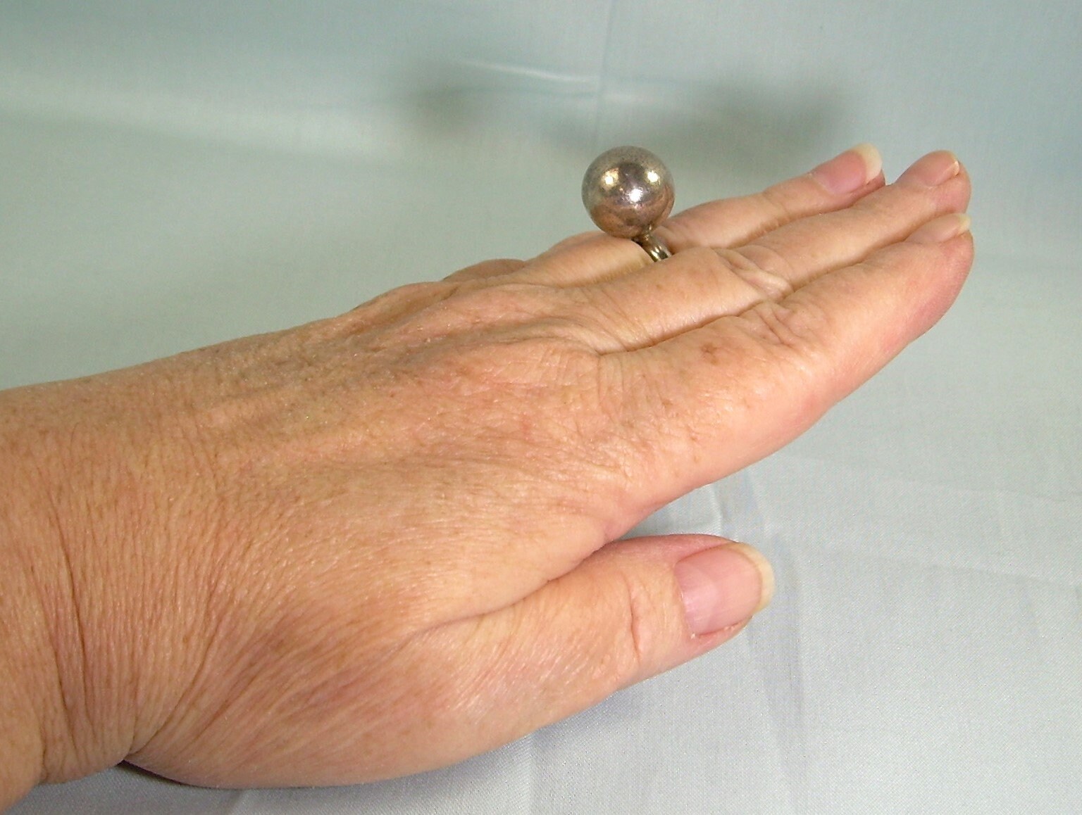 STERLING RATTLE BALL Ring Size 8-1/2 Vintage 925 Silver-mexico