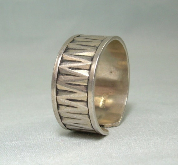 4g 835 SILVER ZIG ZAG Ring Adjustable-vintage Antique Almost