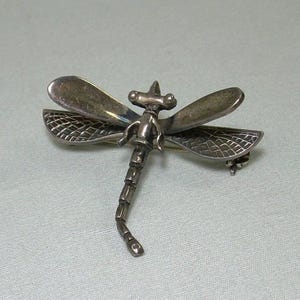 Broche 1 7/16 po. libellule en argent 925 vintage en 3D, libellule planante à quatre ailes, papillon-fée fées insecte insecte