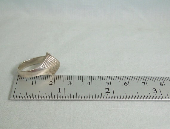 STERLING POINTED Ribbed Dome Ring Sz 6-1/2 Vintag… - image 8