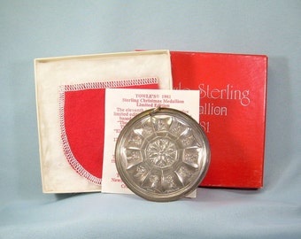 11.º de la serie-1981 Towle Eleven Pipers Piping Ornament Medal-Vintage Sterling Silver-12 Days Christmas-Box Card & Pouch-Undécimo
