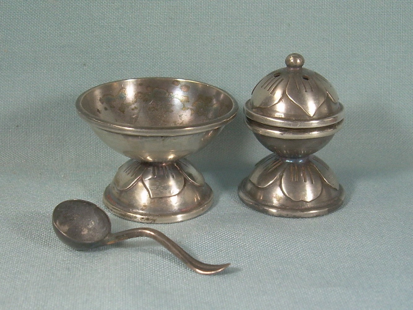 TINY TRIO SET Salt CellarSpoonPepper ShakerVintage Antique Etsy