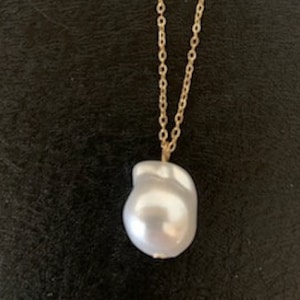 baroque pearl necklace, baroque pearl, white baroque pearl, white pearl necklace, white pearl pendant, baroque necklace, baroque jewelry