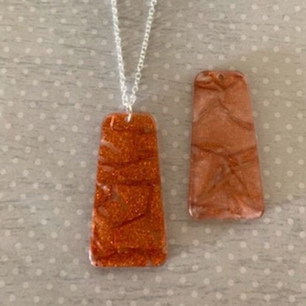 orange reversible necklace, orange necklace, orange jewelry, orange pendant, reversible necklace, orange glitter, necklace orange, orange