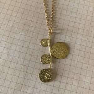 hammered gold circles necklace, gold circles necklace, gold circles jewelry, gold circles pendant, circles necklace, circles pendant, circle