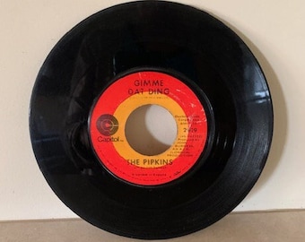 vintage 45 vinyl record, 45 records, 45 vinyl, vintage records, old records, records vinyl, 1970s vintage, vinyl records, 45 rpm records