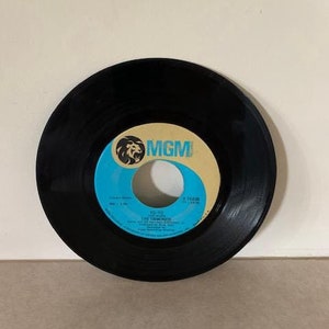 vintage 45 vinyl record, 45 records, 45 vinyl, vintage records, old records, records vinyl, 1970s vintage, vinyl records, 45 rpm records