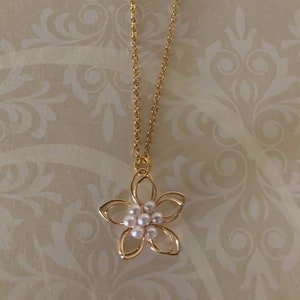 gold flower necklace, gold flower jewelry, gold flower pendant, gold wire necklace, gold wire jewelry, wire flowers, pearl flower pendant