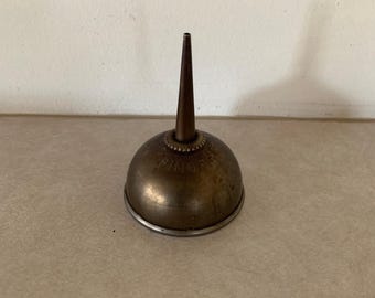 vintage sewing machine oil can, thumb pump oil can, vintage oil can, sewing machine oil can, oil can vintage, vintage sewing, mini oil can