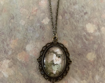 bronze and white roses necklace, white rose necklace, victorian rose necklace, bronze necklace, vintage looking jewelry, rose necklace, rose