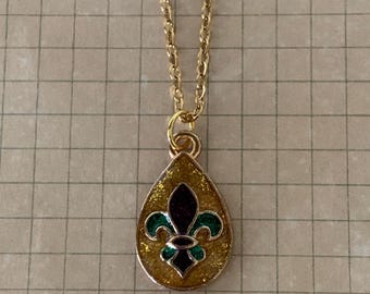 fleur de lis necklace, fleur de lis jewelry, fleur de lis pendant, mardi gras necklace, mardi gras pendant, mardi gras jewelry, french gifts