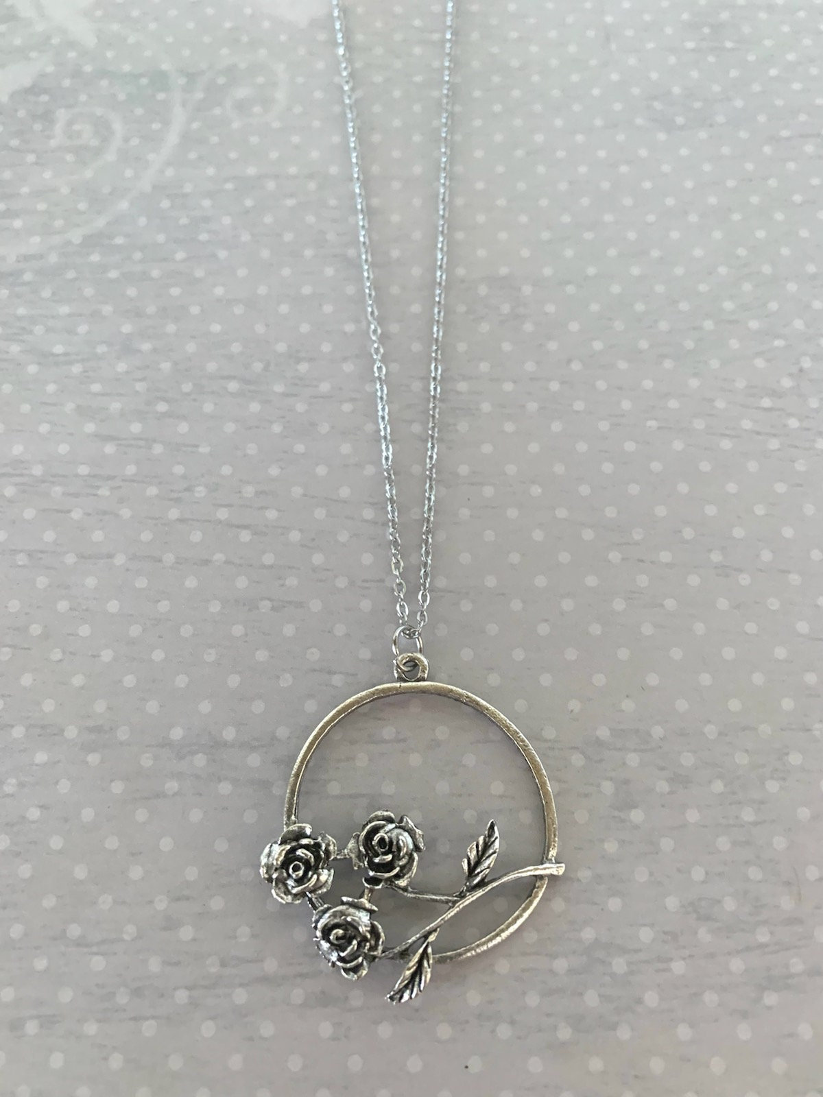 3 roses necklace, rose necklace silver, rose jewelry, rose pendant, silver rose necklace, circle necklace, rose necklace, roses necklace