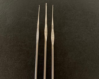3 vintage assorted steel 1940s crochet hooks, vintage crochet hook, steel crochet hook, crochet hook, set of crochet hooks, crochet hook set