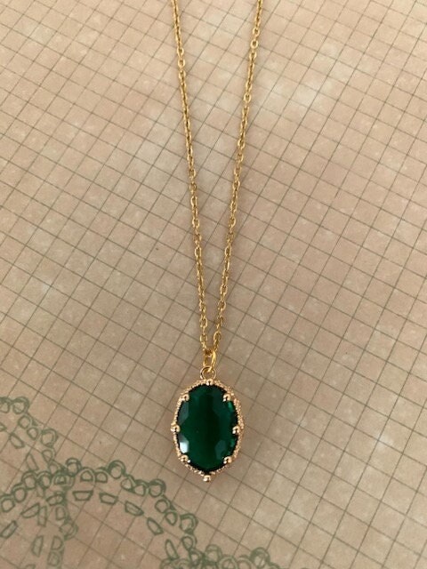 Green Oval Crystal Necklace, Green Stone Necklace, Green Necklace