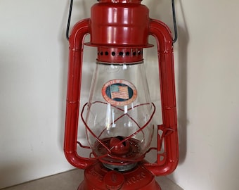Old Vintage Dietz Comet Iron Kerosene Oil Lamp Lantern With Globe