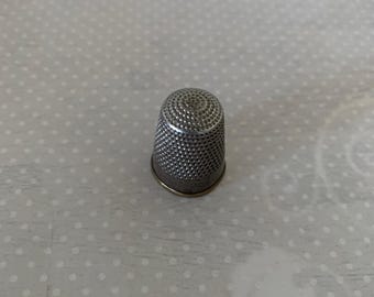 vintage metal thimble, vintage thimble, metal thimble, gift for seamstress, antique thimble, sewing thimble, thimble for sewing, 1940 sewing