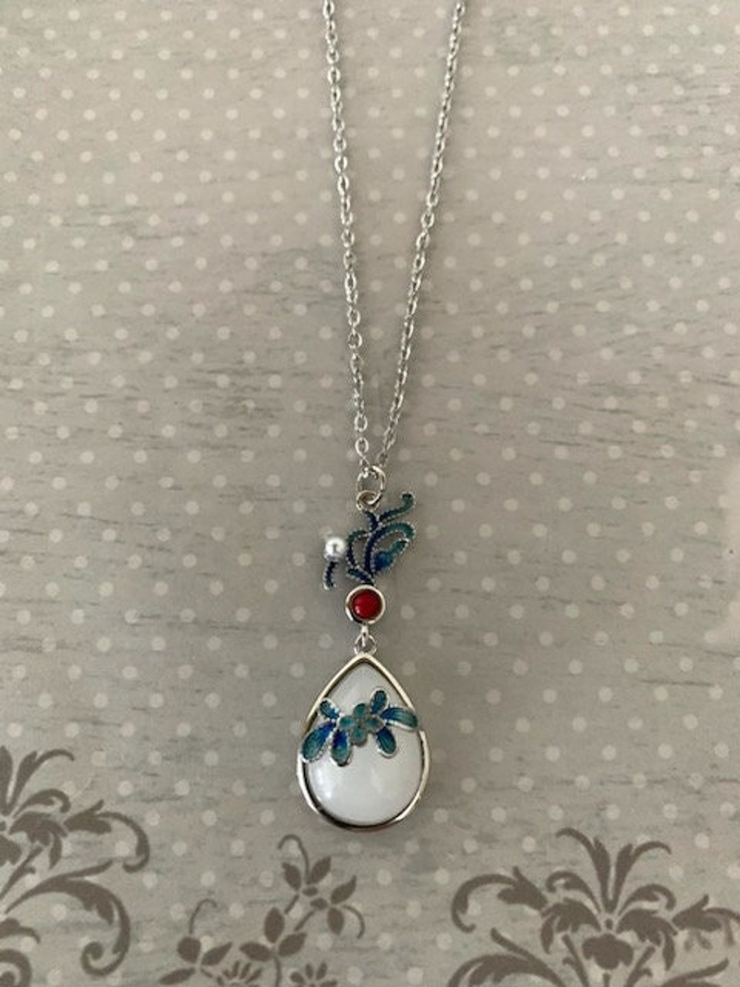 You're So Vine Necklace - White main image 1