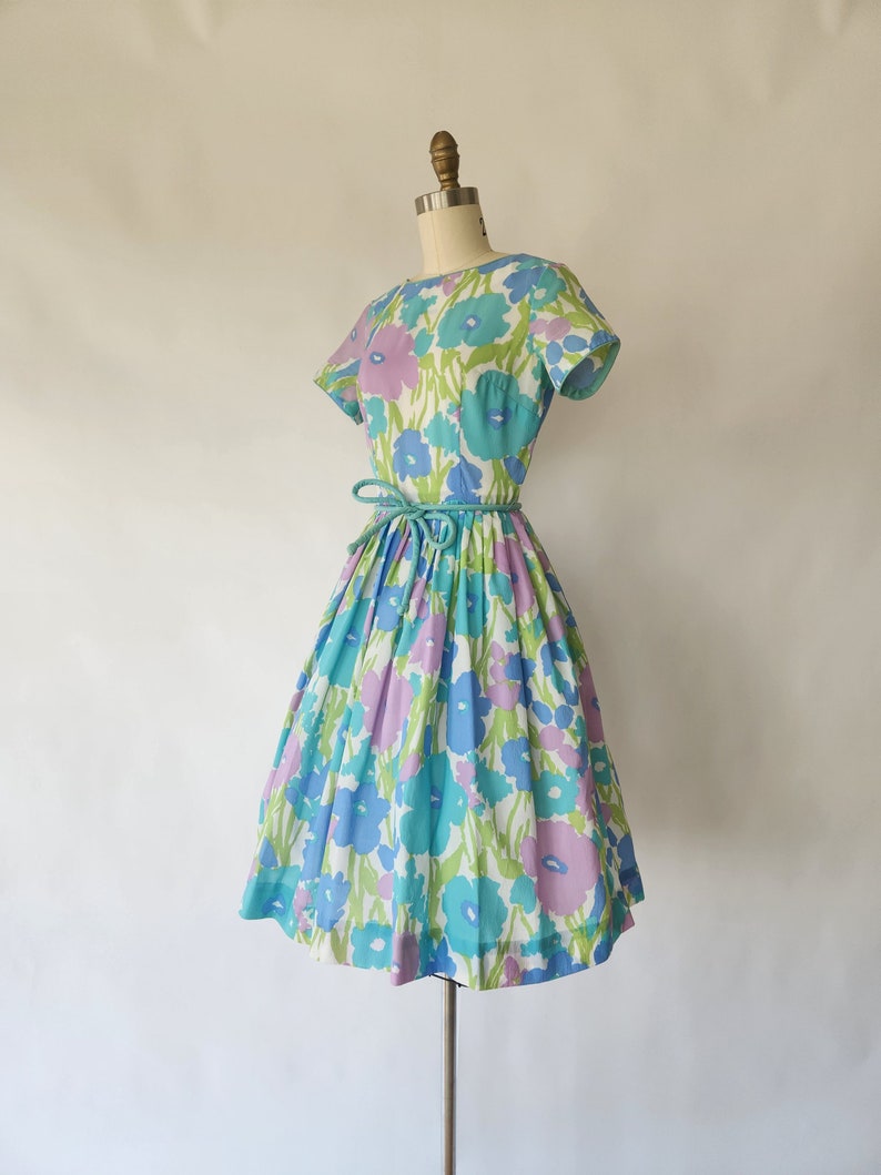 Early 1960’s floral fit & flare dress floral print velvet two-tone ribbon trim