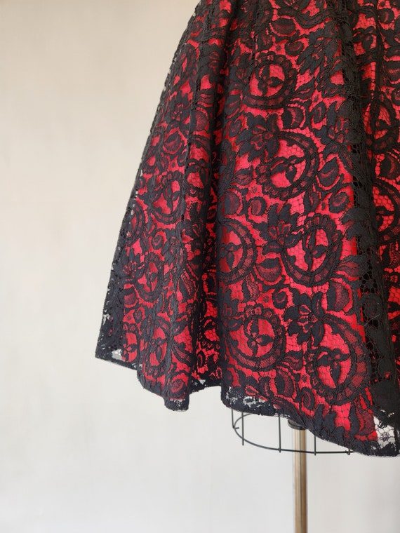 vintage 1950s red satin and black lace fit and fl… - image 9