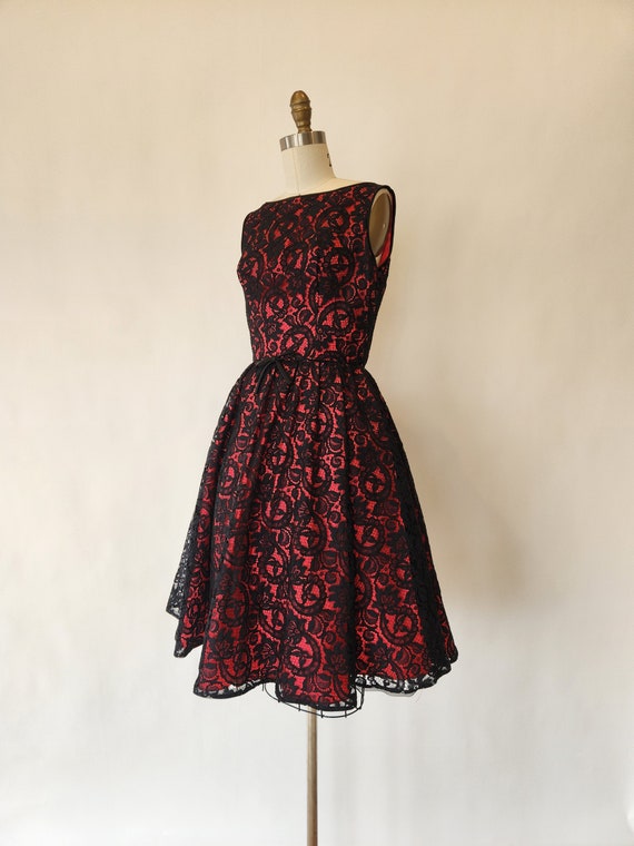 vintage 1950s red satin and black lace fit and fl… - image 4