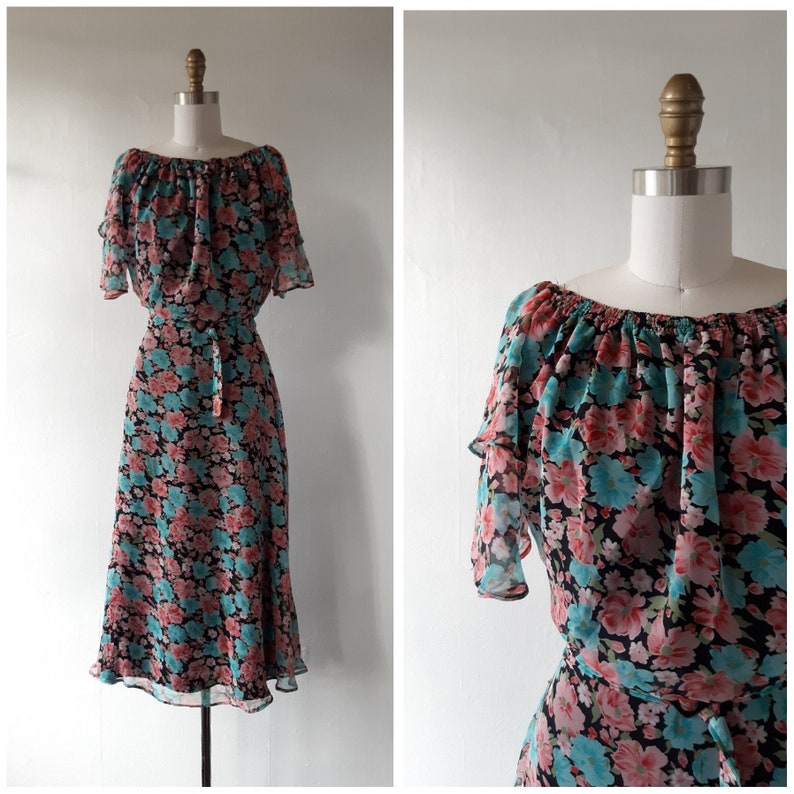 size medium vintage 1970s floral dress vintage 1970s floral print chiffon dress with flutter sleeves 70s does 30s floral dress