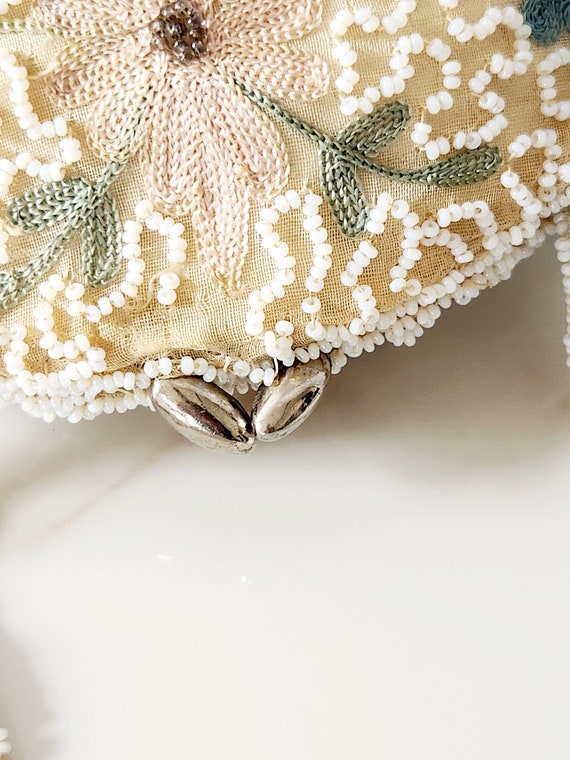antique 1930's white beaded and embrodiered flora… - image 4
