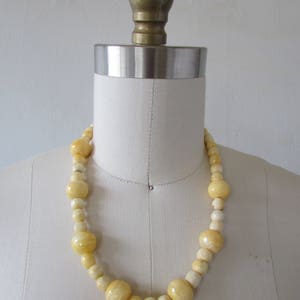 vintage 1950s necklace | yellow beaded necklace | vintage jewelry | Best Graces Necklace