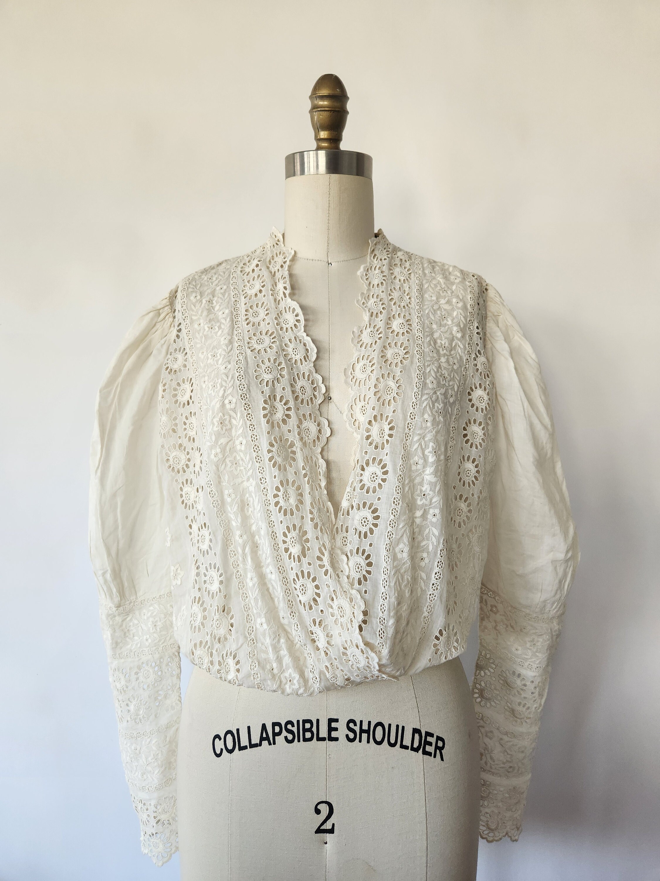 Antique Edwardian White Cotton Eyelet Lace With Scallopped V