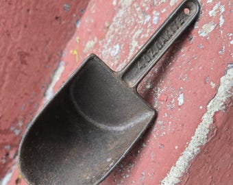 Vintage Oakite 4 oz Scoop