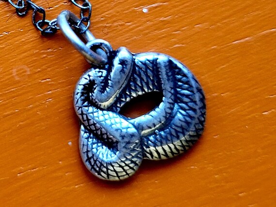 1980's Sterling Silver Snake Necklace - image 4