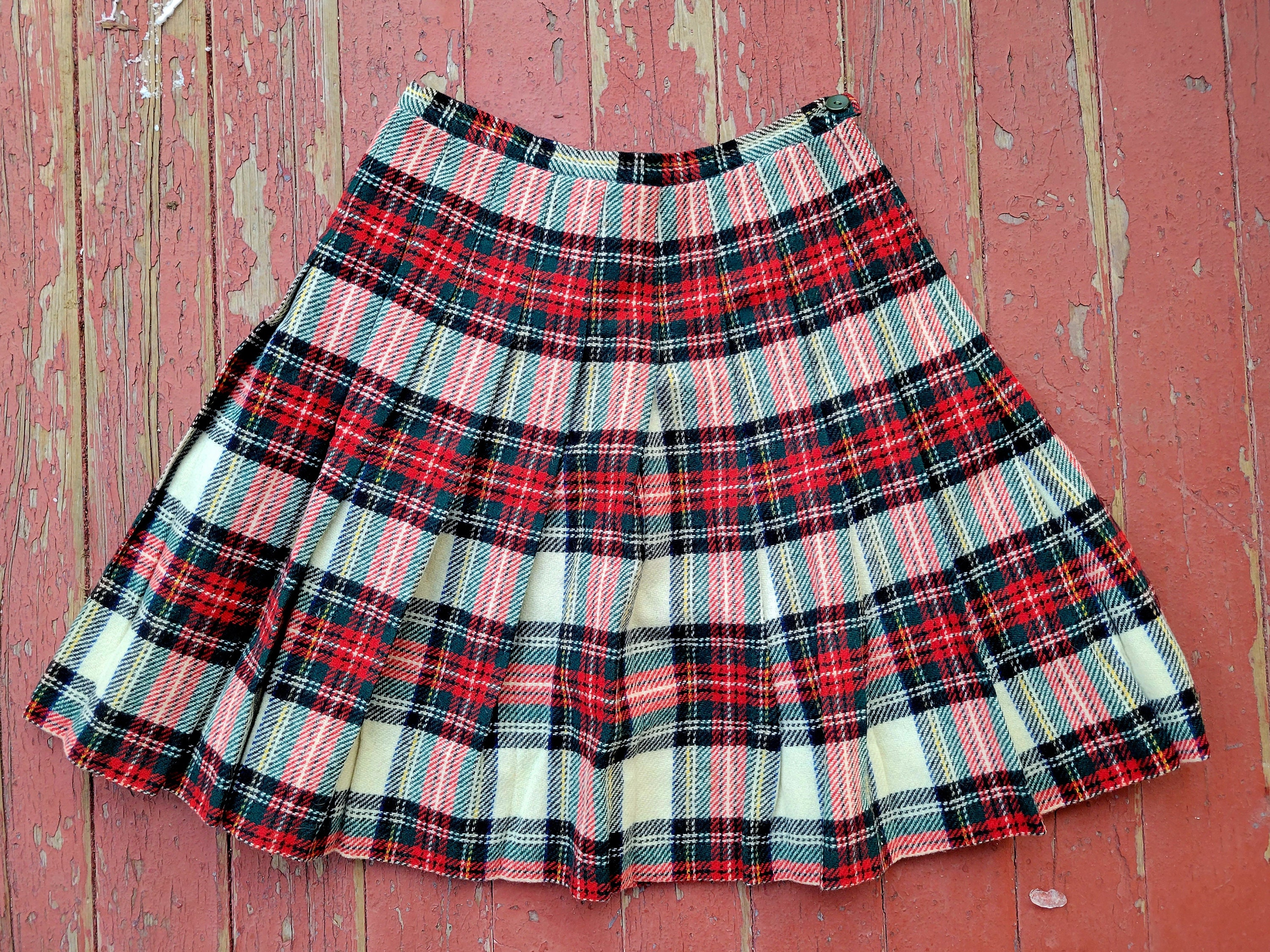 失常 Retro Plaid Cake Skirt & Beret 失常 Retro Plaid Cake Skirt & Beret